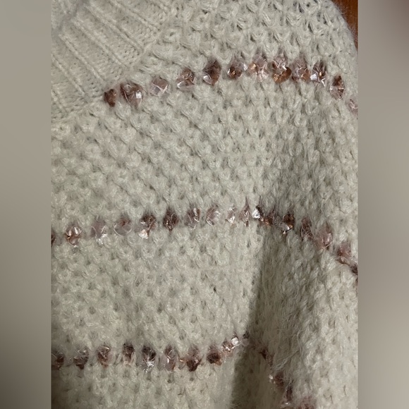 Geegee Fuzzy Sweater Sz L - Picture 6 of 8